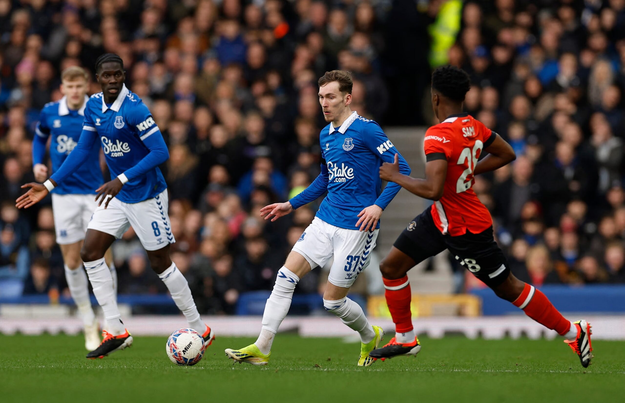 Phân tích trận Luton vs Everton